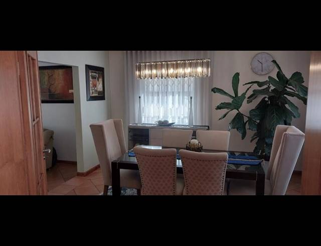 5 BEDROOM HOUSE FOR SALE IN KENSINGTON